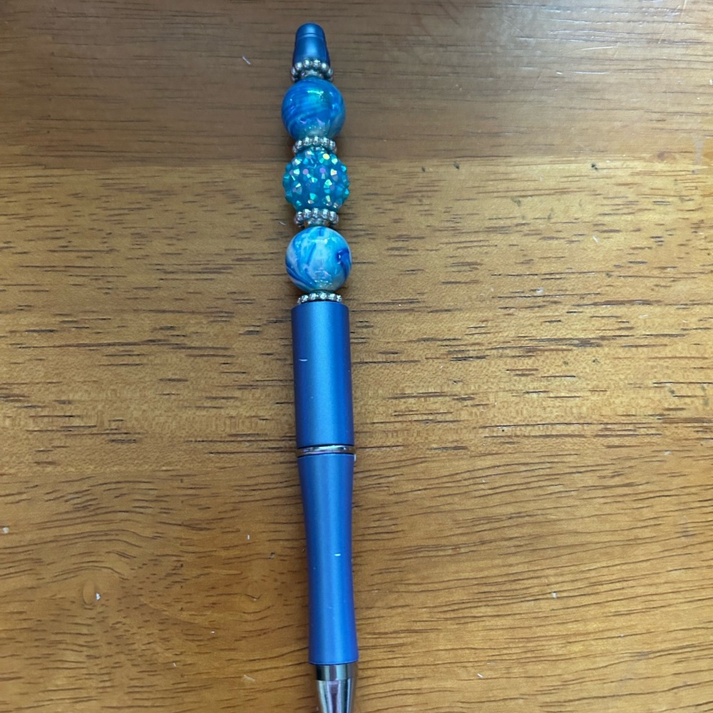 Custom Beaded pens plus 3 refills - Picture 2 of 5